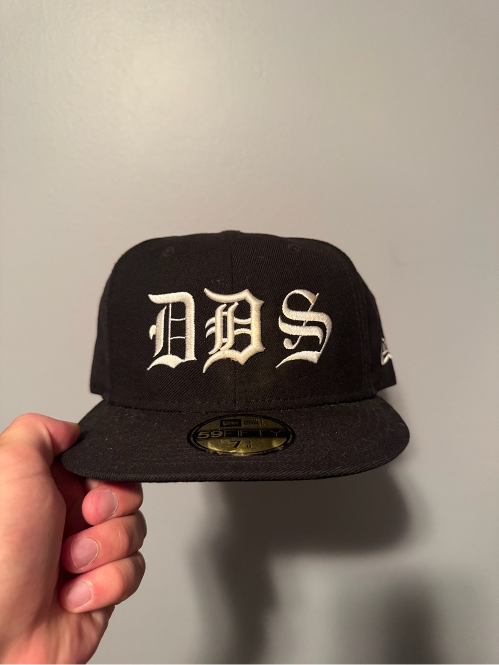 Detroit Tigers Black Snapback Hat with White 'DDS' Embroidery